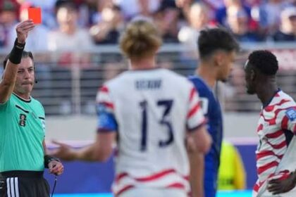 Folarin Balogun czerwona kartka na mundialu
